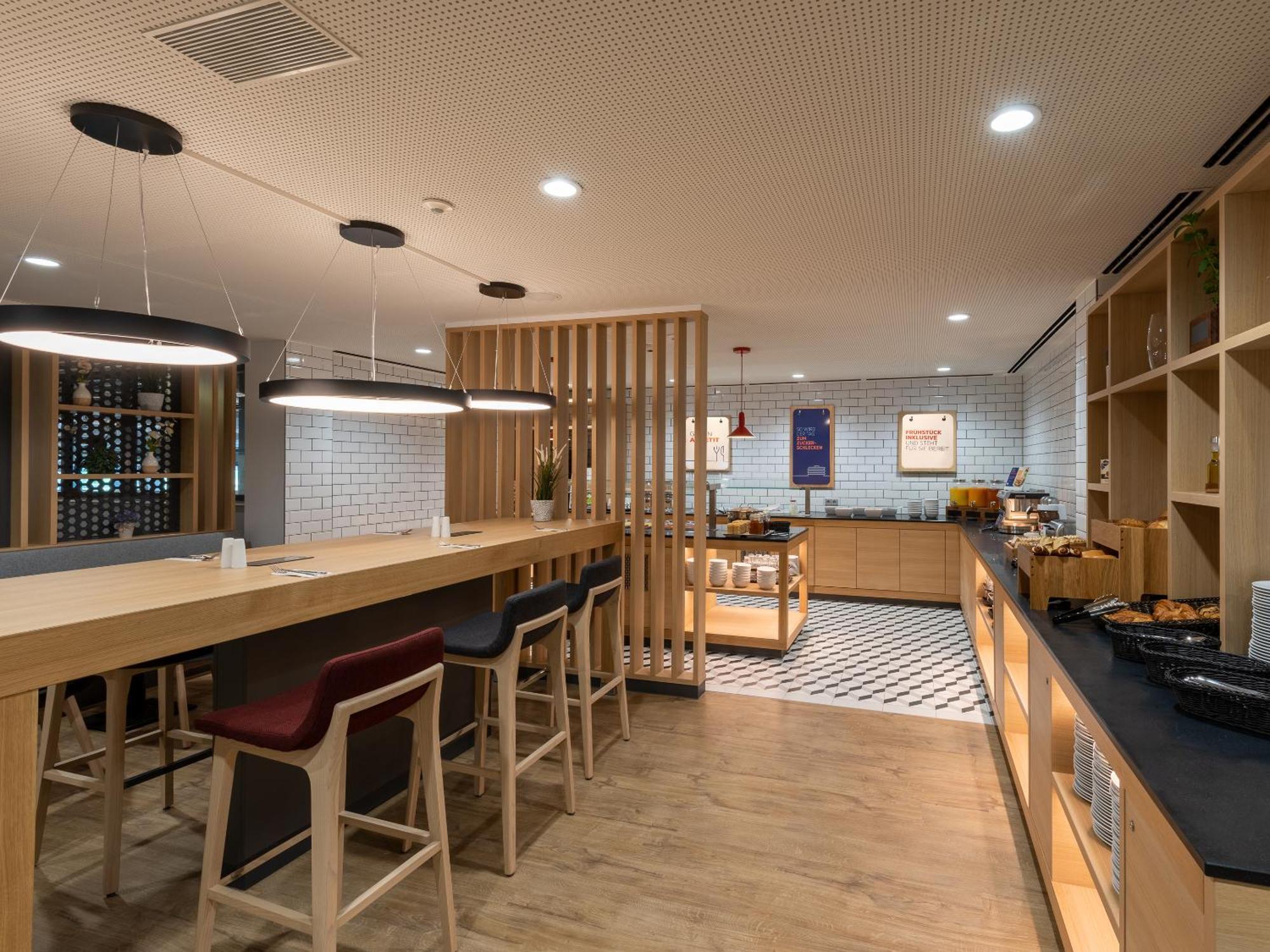Holiday Inn Express - Hamburg South A7-As42 By Ihg Эгесторф Экстерьер фото