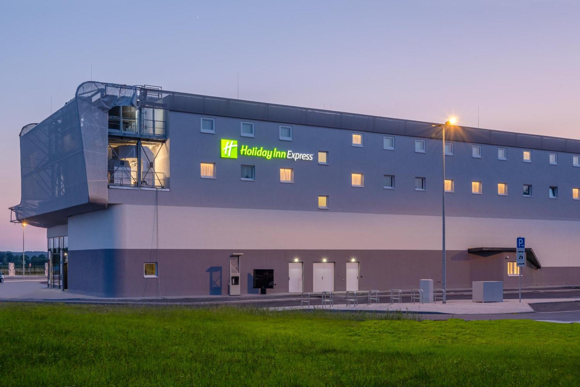 Holiday Inn Express - Hamburg South A7-As42 By Ihg Эгесторф Экстерьер фото